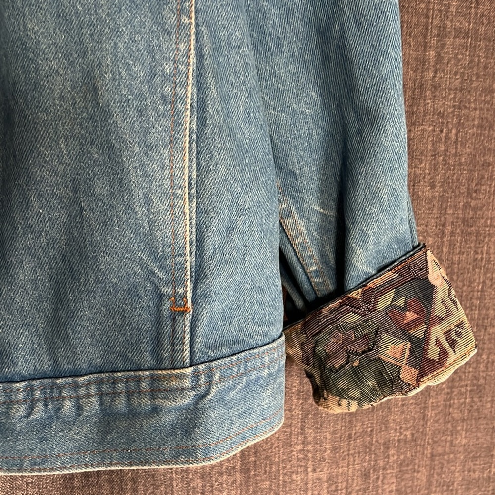 L.L. Bean denim vintage jacket with tapestry shoulder size petite medium - Picture 4 of 9